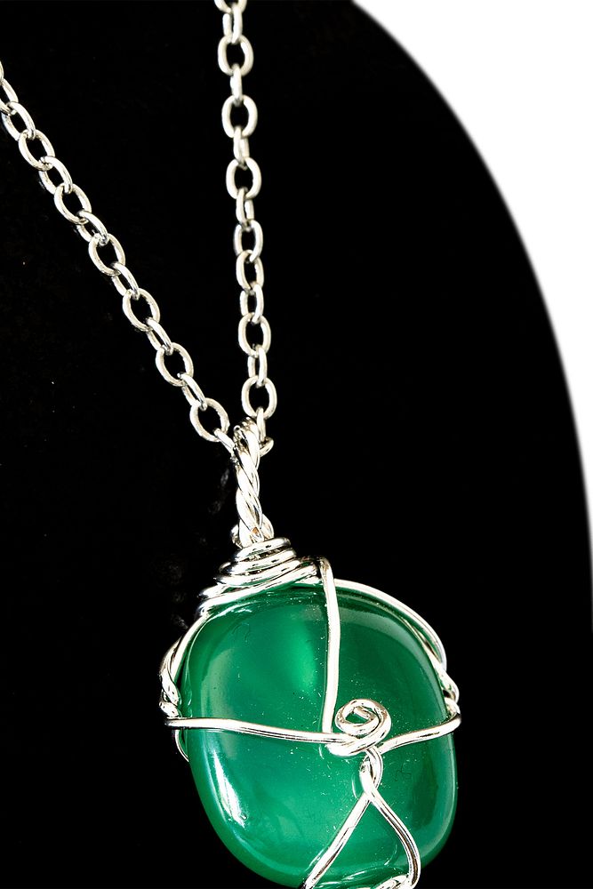 Sertifikalı Tel Sargılı Tamburlanmış Yeşil Akik Taşı Kolye