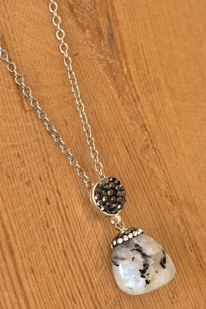 Sertifikalı A+ Zirkon Taşlı Ay Taşı Kolye