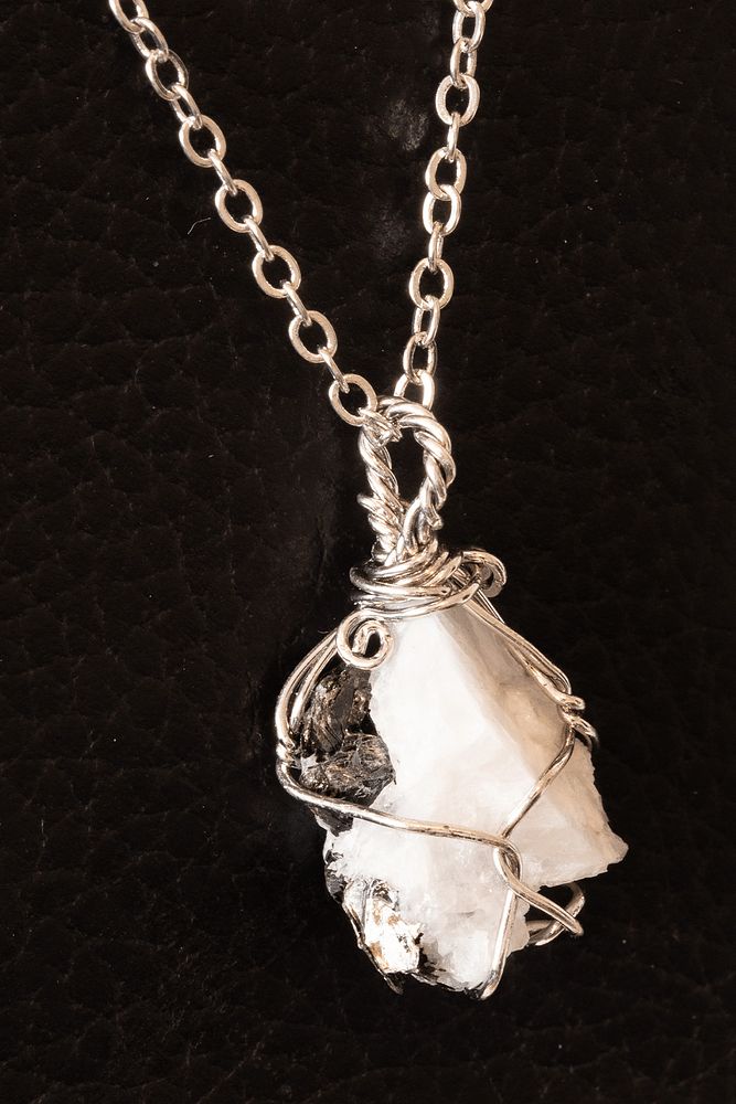 Sertifikalı Tel Sargılı Ham Ay Taşı Kolye