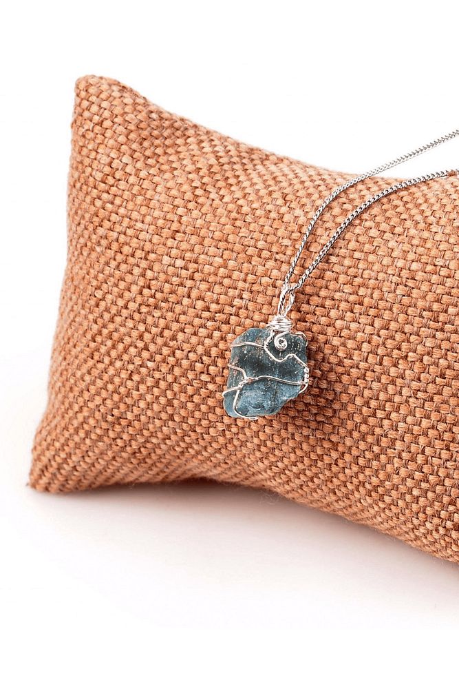 Sertifikalı Tel Sargılı Ham İşlenmemiş Apatit Taşı Kolye