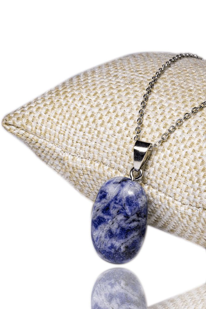 Sertifikalı Tımbıl Model Sodalit Taşı Kolye (GÜMÜŞ APARATLI)