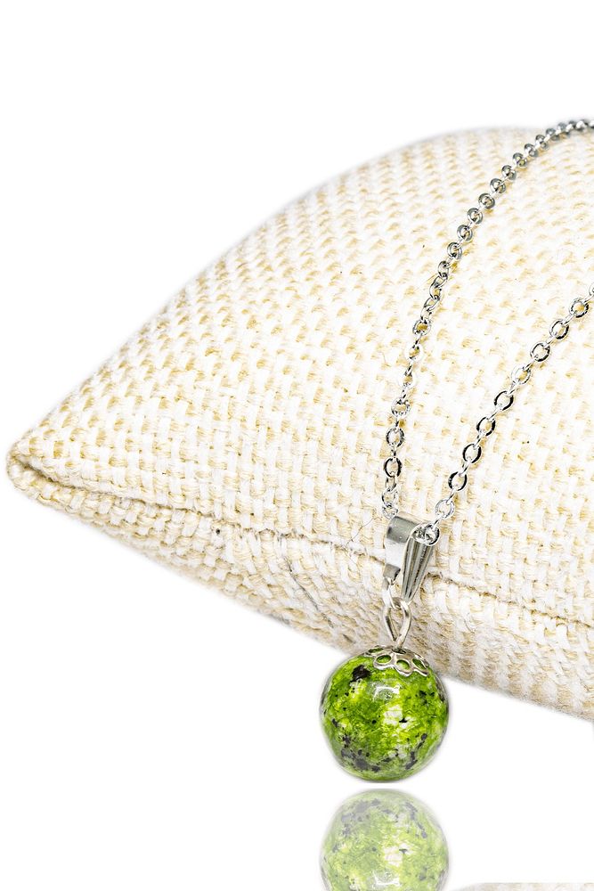 Sertifikalı Fasetli Doğal Yeşim Taşı Kolye