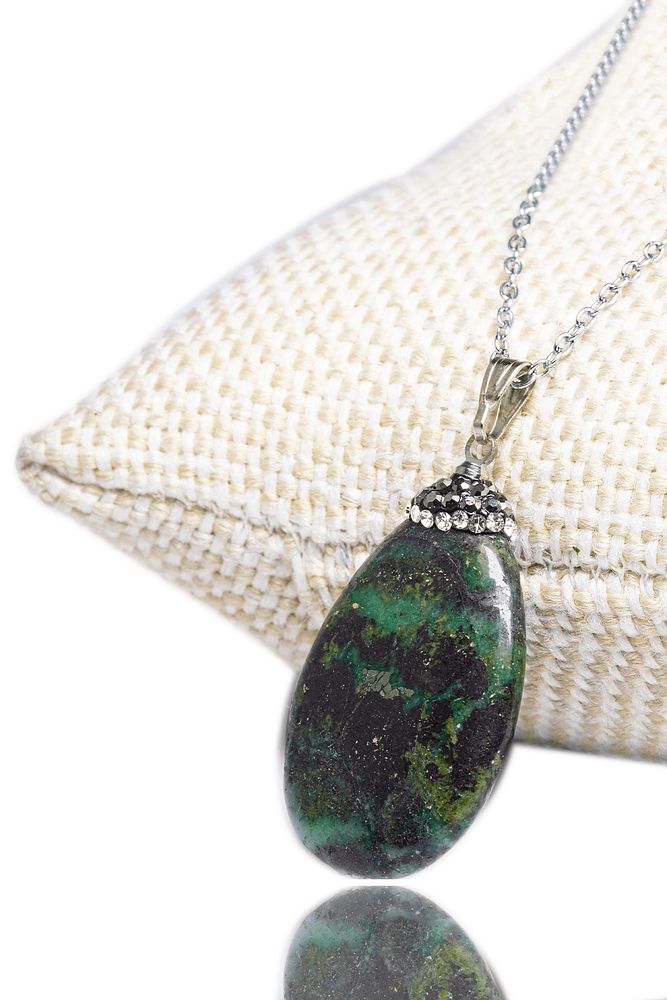 Sertifikalı Aaa Kalite Doğal Zümrüt Taşı Kolye