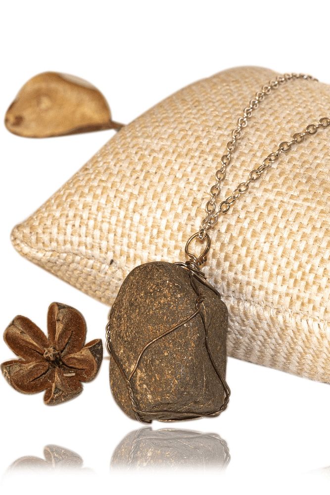 Sertifikalı Xl Ham Işlenmemiş Doğal Pirit Taşı Kolye (4-5 CM)