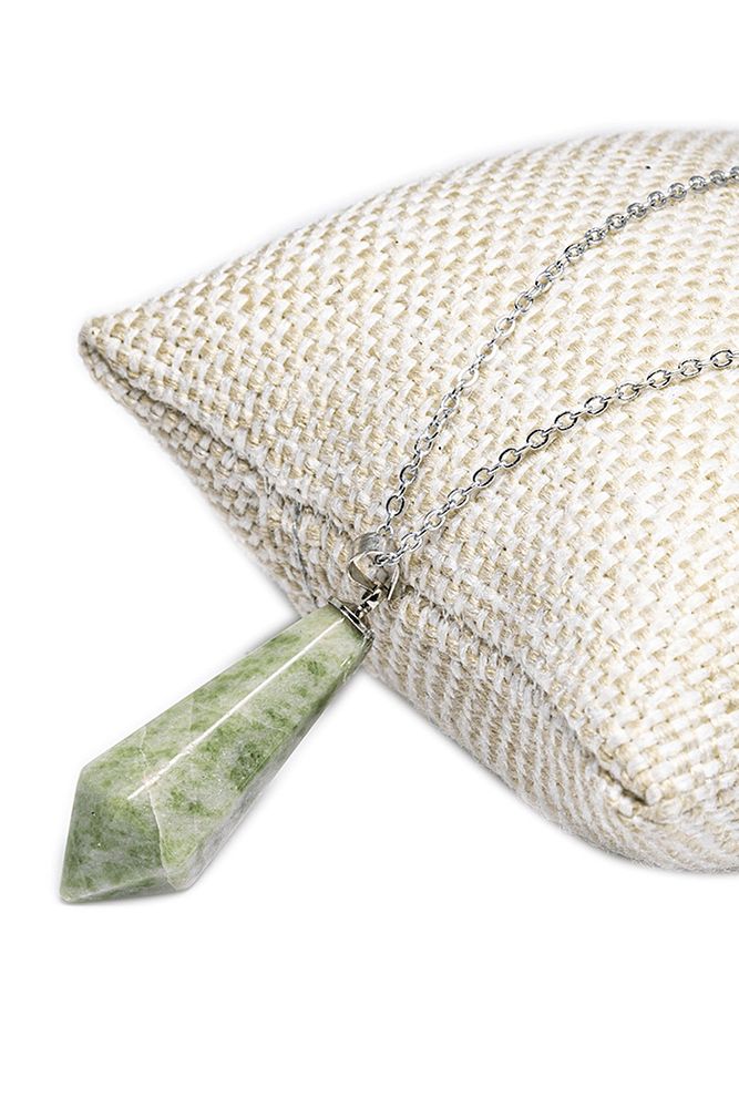 Sertifikalı Gümüş Aparatlı Kanada Doğal Yeşim Taşı Kolye