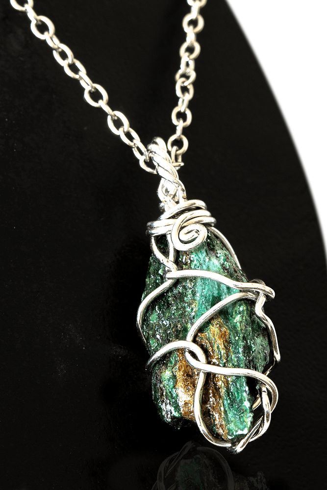 Sertifikalı Ham Işlenmemiş Doğal Zümrüt Taşı Kolye - Tel Sargılı