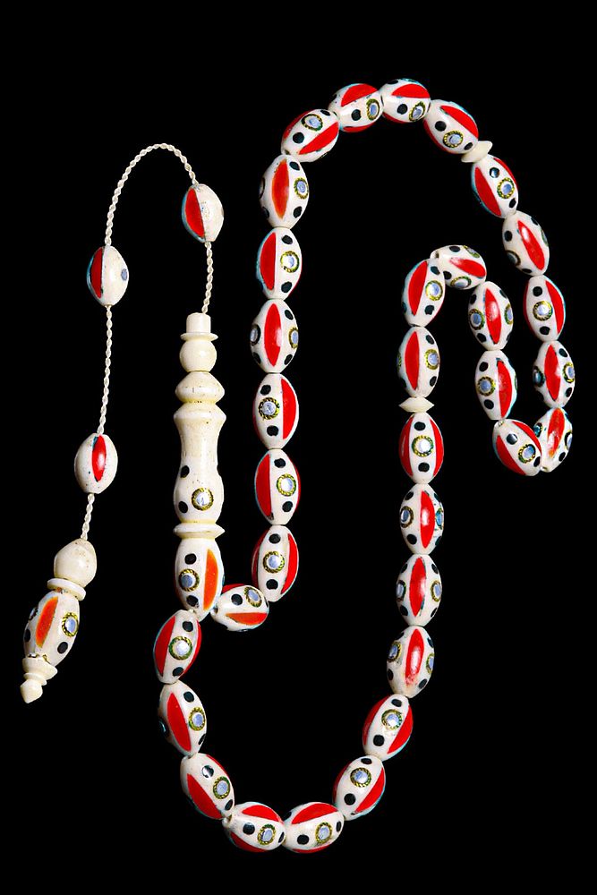 Sistemli Beyzi Kesim Mercan Hematit Mine Pirinç Işlemeli Deve Kemiği Tesbih