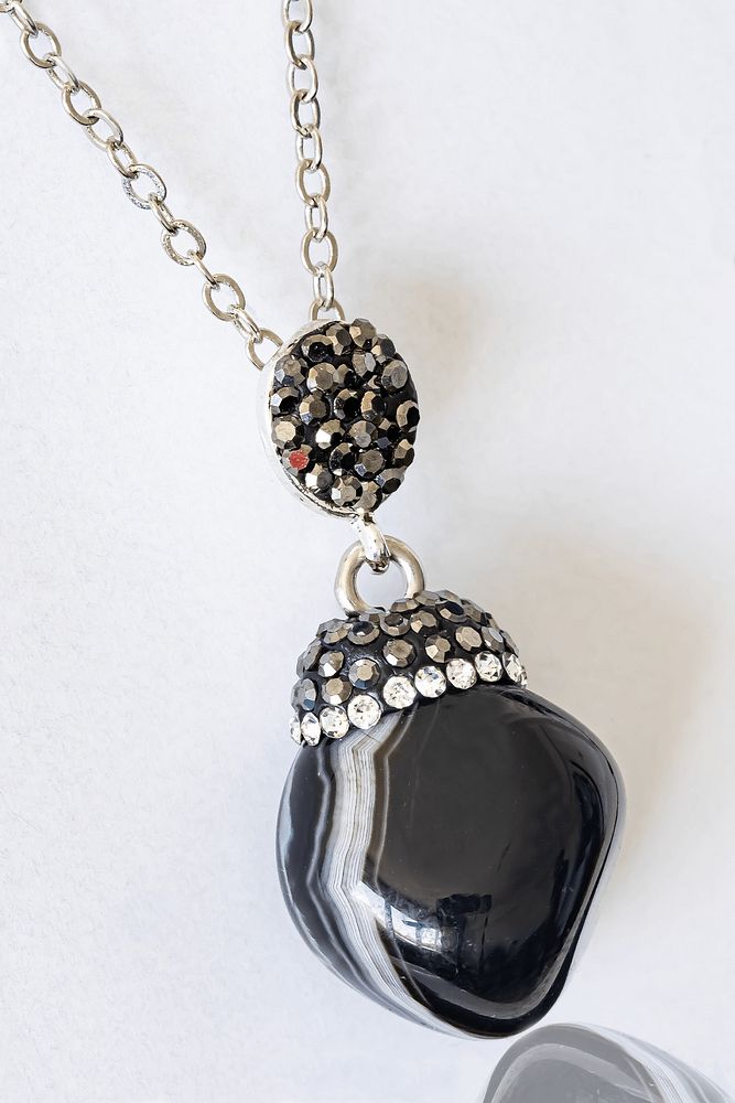 Sertifikalı Ham Zirkon Taşlı Model Siyah Akik Taşı Kolye