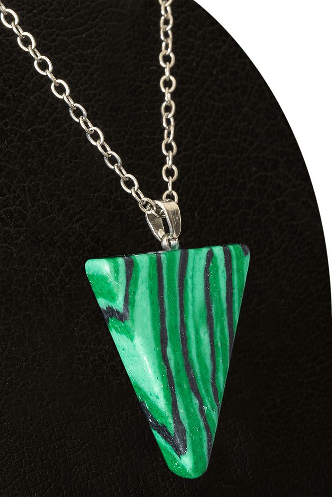 Sertifikalı Piramit Model Malahit (Malakit) Taşı Kolye