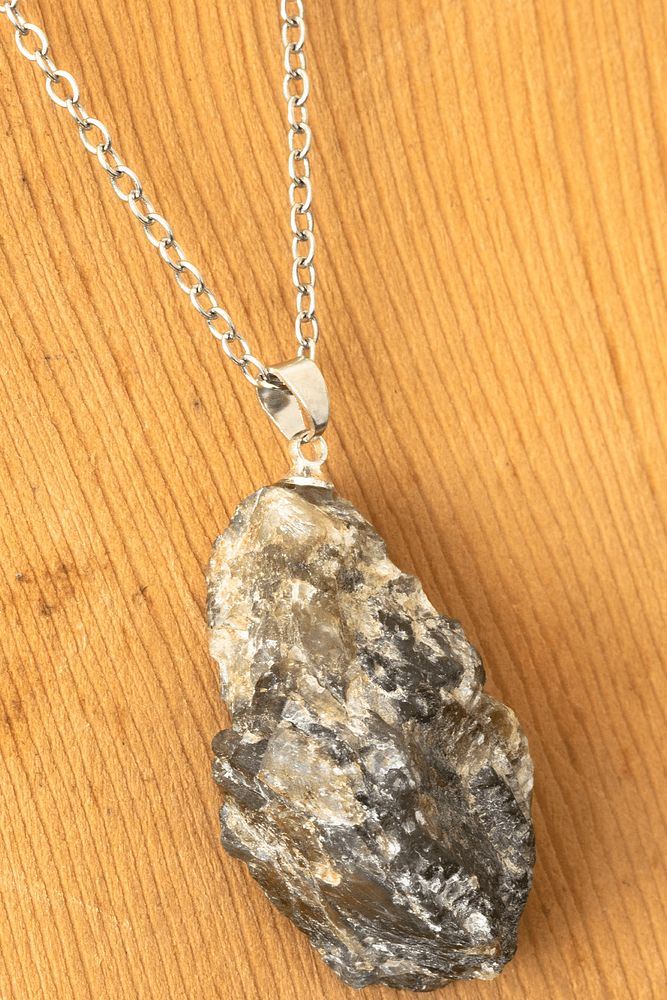 Sertifikalı Ham İşlenmemiş Labradorit Taşı Kolye