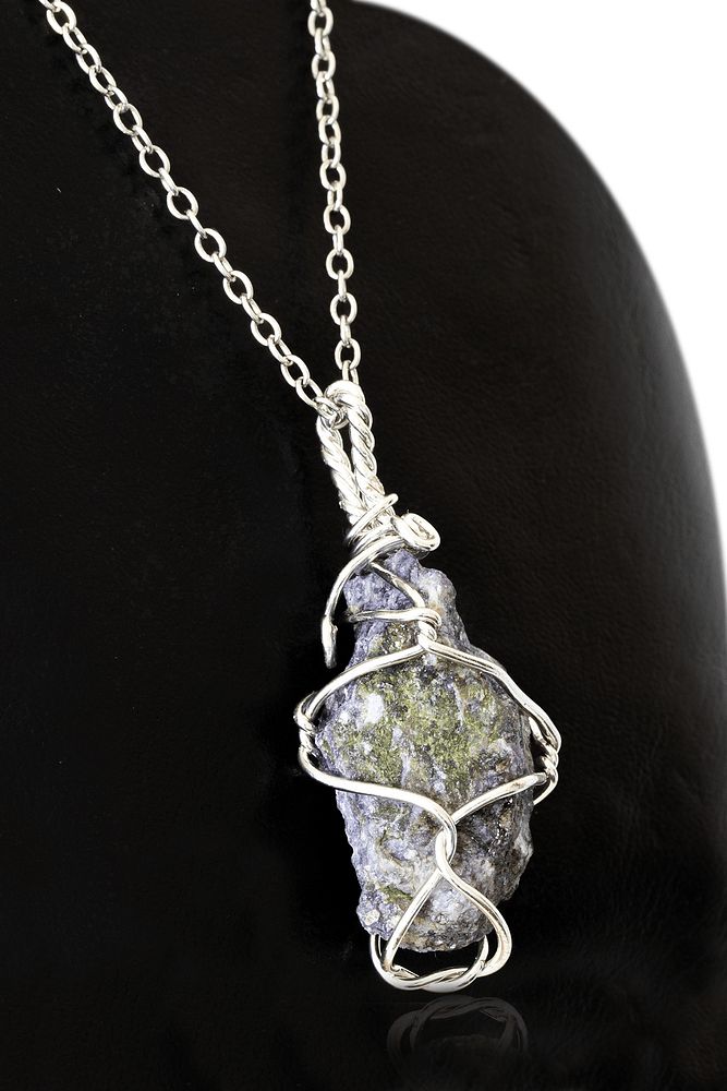 Sertifikalı Ham İşlenmemiş Tel Sargılı Çeroit Taşı Kolye