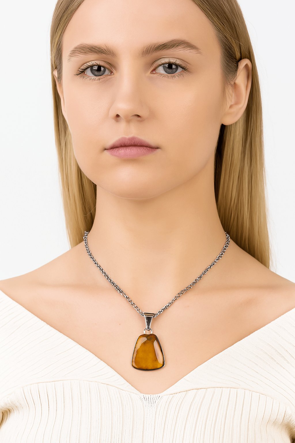 Sertifikalı AAA+ Kaplan Gözü Taşı Kolye – Beşgen Model, Gümüş Aparatlı