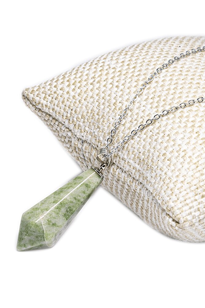 Sertifikalı Gümüş Aparatlı Kanada Doğal Yeşim Taşı Kolye