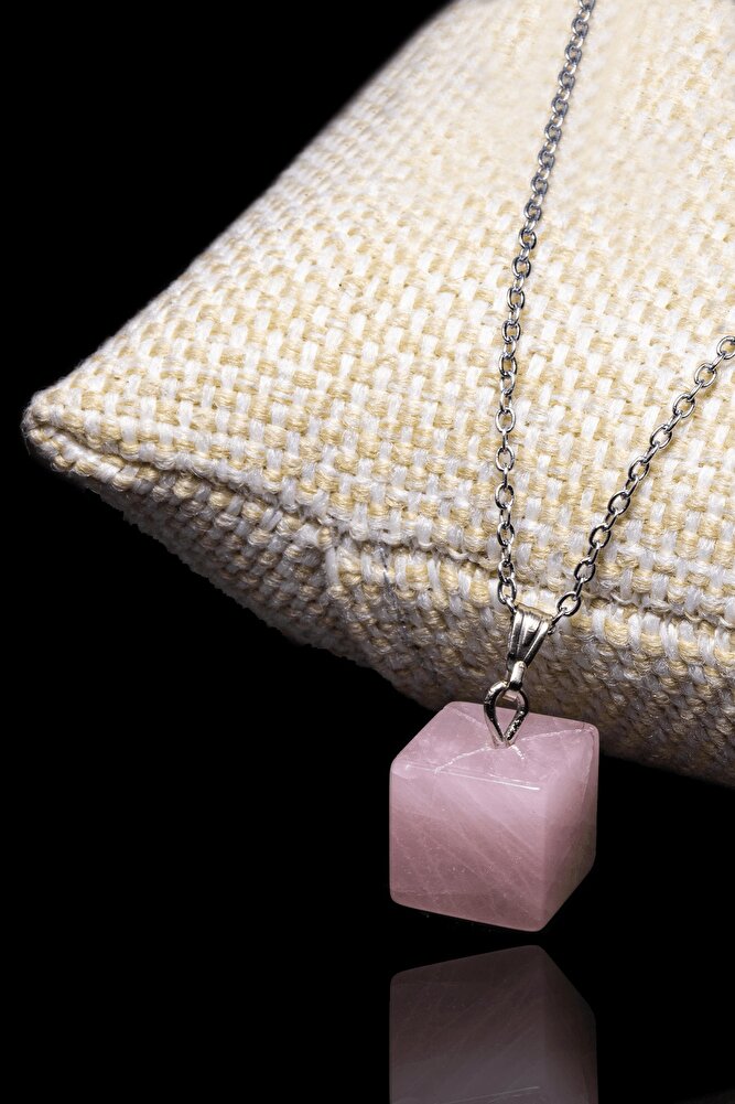 Sertifikalı Küp Model  Doğal Pembe Kuvars Taşı Kolye