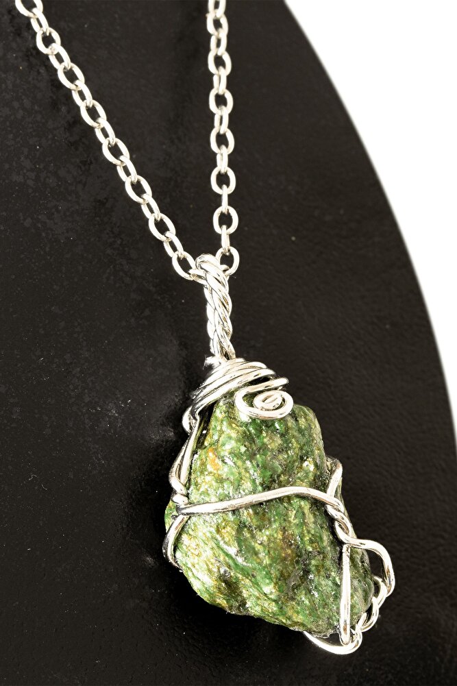 Sertifikalı Ham Işlenmemiş Tel Sargılı Fuksit Taşı Kolye